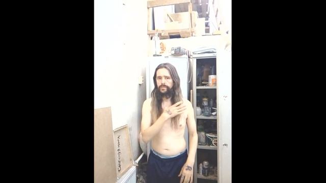 Длинноволосый 43-летний тенор мужчина-Мои 43 летние длинные волосы на скульптуре! смотреть онлайн