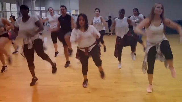 Zumba- Floor on Fire by Pitbull смотреть онлайн