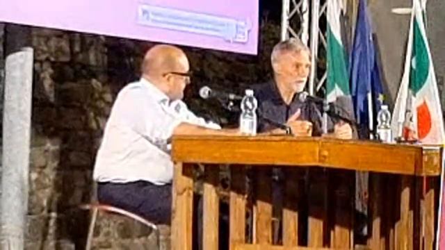 Graziano del Rio. Gennaro Sangiuliano, direttore del tg2. Villalunga di Casalgrande, da Andrea Ross смотреть онлайн