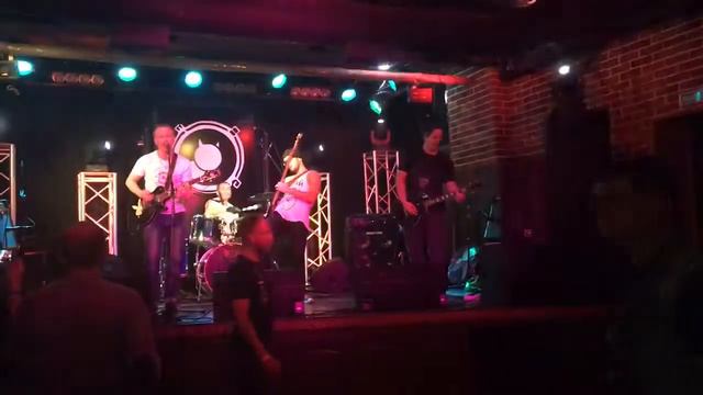 Самое крутое выступление, Нереально крутая песня. Живое выступление. смотреть онлайн