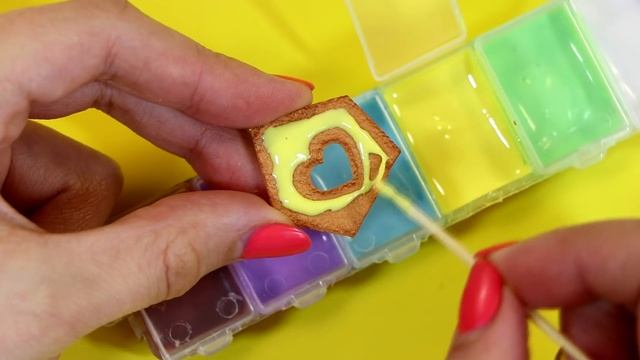 КАК СДЕЛАТЬ ПРЯНИЧНЫЙ ДОМИК ДЛЯ КУКОЛ | Миниатюрные идеи для Барби DIY АННА ОСЬКИНА смотреть онлайн