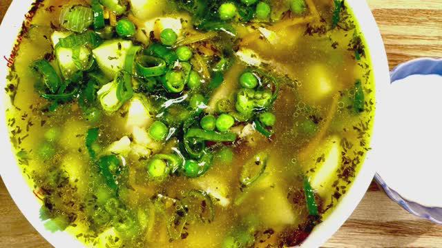 Суп с зеленым горошком! смотреть онлайн