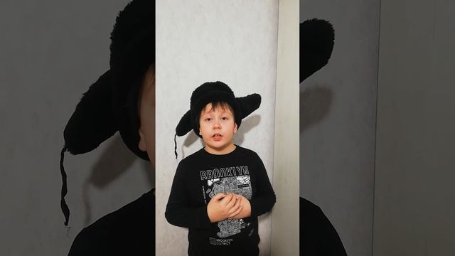 С. Михалков "Как старик корову продавал". Читает Яфаров Богдан. смотреть онлайн