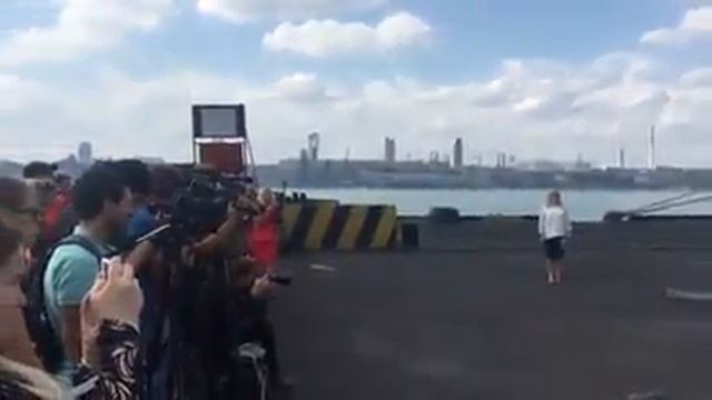 Торжественная встреча баржи с углем из США. смотреть онлайн