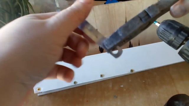 бункерная кормушка для перепелов, крепление к клетке смотреть онлайн