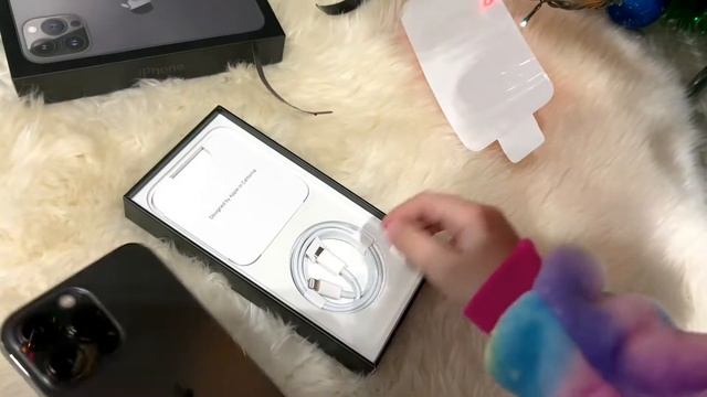 ПОДАРИЛИ IPHONE 13 PRO MAX НА НОВЫЙ ГОД / Unpacking iPhone 13pro MAX смотреть онлайн