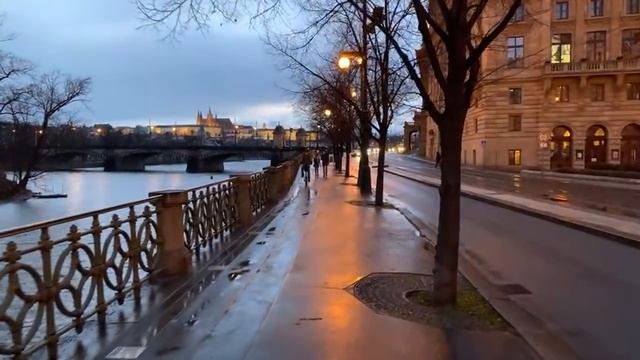 Вечерняя прогулка по Праге (Вышеград, набережные и конечно же центр) смотреть онлайн