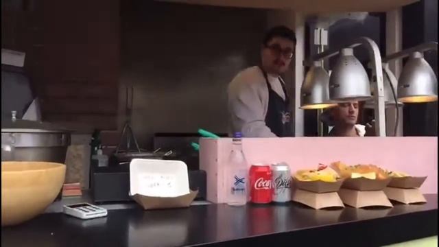 Trip to CAMDEN LOCK MARKET// London street food market смотреть онлайн