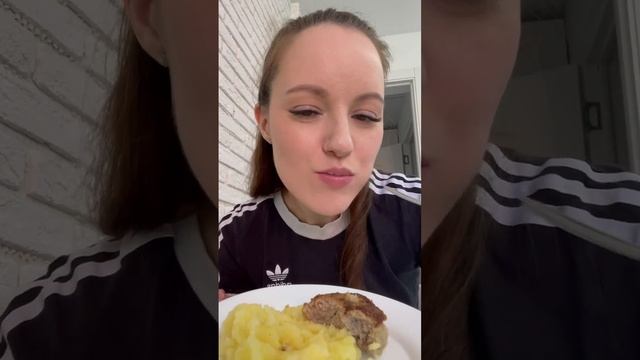 Пюре с котлетой ❤️ #мукбанг #food #mukbang #еда #nikolaevfamily #рецепт смотреть онлайн