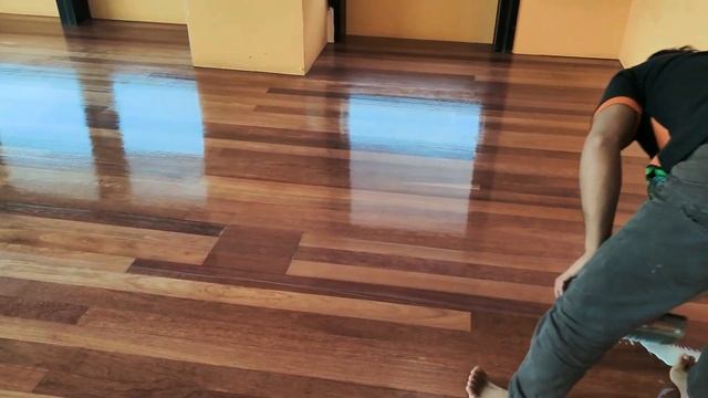 HOW TO SAND AND FINISH WOOD FLOORS. WATER BASE FINISHING. смотреть онлайн