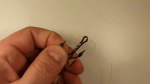 Как сделать тройник незацепляйку для воблера!Тройник НЕЗАЦЕПЛЯЙКА за 2 минуты.