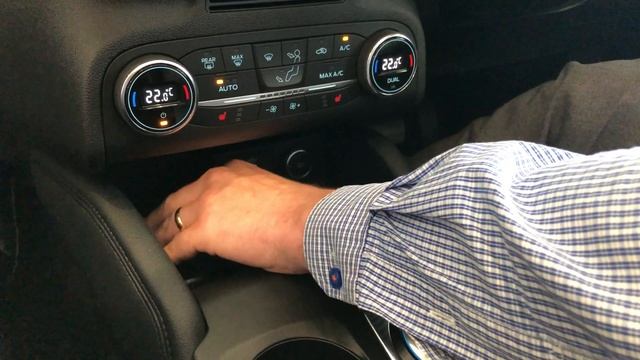 Wireless Charging in the All New Ford Focus смотреть онлайн