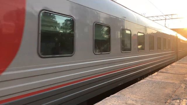 Электровоз ЧС7 230 с поездом Москва Сухум смотреть онлайн