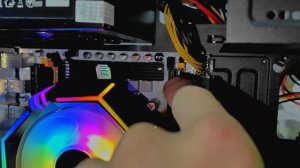 Как решить проблемиу, после сборки пк, черный экран, клавиатуры и мышь не реагирует, кулер крутится