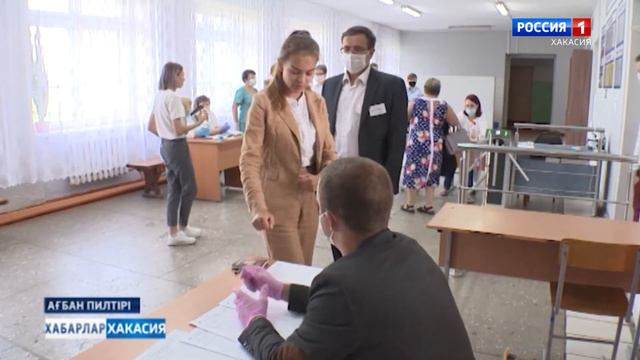 Первый ЕГЭ. Более пятисот выпускников сдавали географию, литературу и информатику смотреть онлайн