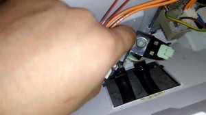 Ремонт стиральной машины Whirlpool. Часть 1. Замена клапана подачи воды.