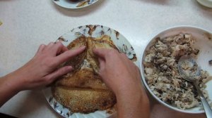 Как завернуть блинчики с начинкой треугольником