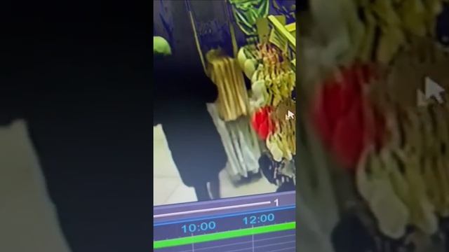 Орчанка украла из магазина нижнее белье, надев под одежду смотреть онлайн