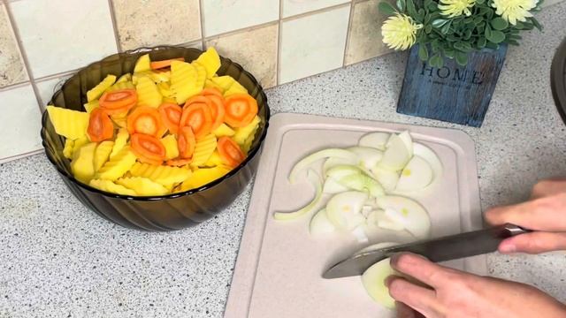 Когда лень готовить‼️ Вкуснейший УЖИН в духовке. Қазақша рецепт. Курица с овощами? смотреть онлайн