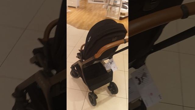 Nuna Trip Stroller смотреть онлайн