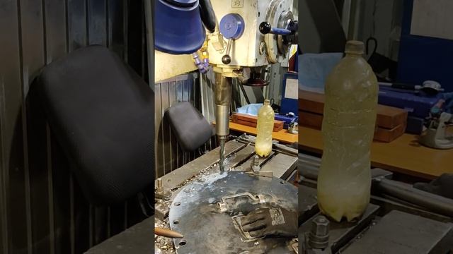 Сверление отверстий в крышке для горловины смотреть онлайн