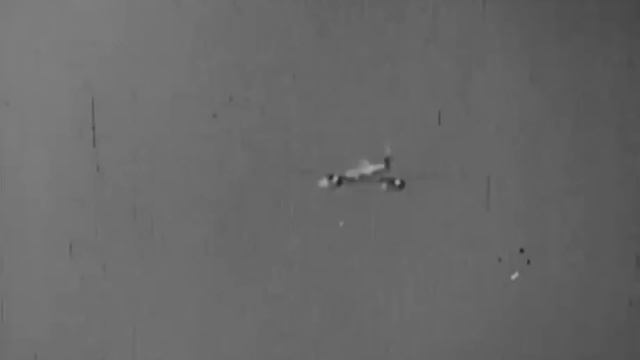 This Fighter Jet Actually Flew in WW2 (And then the Allies Stole It) - The Me 262 смотреть онлайн