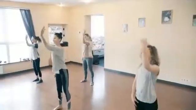 Contemporary Class смотреть онлайн