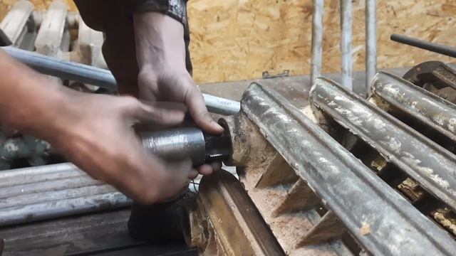 Самодельный метчик на токарном станке!!! смотреть онлайн