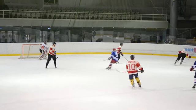 Ветераны. Встреча команд "Торговый порт" и "Авангард" 5 - 2 смотреть онлайн