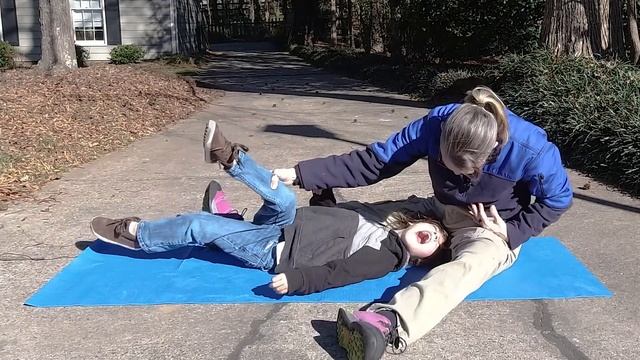 #55 Stretching the Low Back or Lumbar Spine in Back lying: Exercises for a Child with Cerebral Pals смотреть онлайн