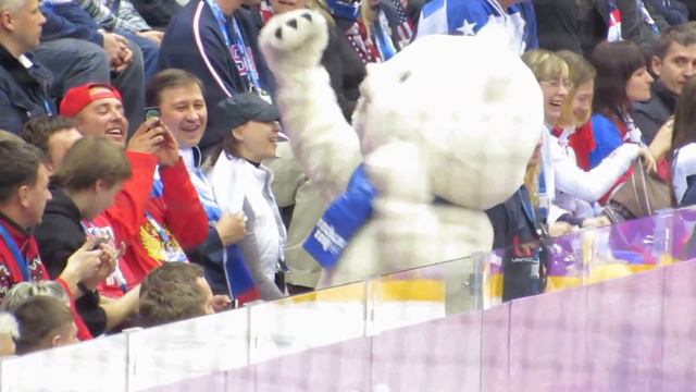 Хоккей Россия-США.Олимпийский мишка смотреть онлайн