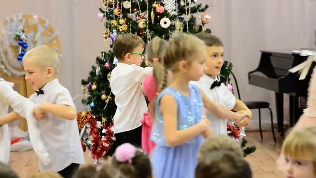 праздник Рождества в саду смотреть онлайн