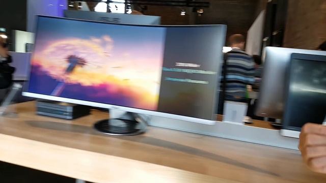 Asus Rog e Zenbook Ultrabook: Anteprima IFA 2016 смотреть онлайн