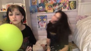 Дышим гелием и поём Егора Шипа | с подругой