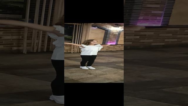 Танец под песню Dum Tek