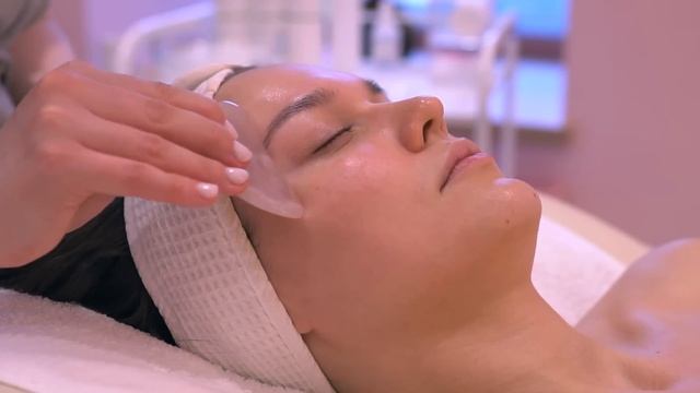 СДЕЛАЛА 7 ПРОЦЕДУР К ОТПУСКУ ЗА 24h | GLOW UP CHALLENGE смотреть онлайн