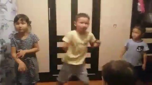 Когда не знаешь чем занят детей смотреть онлайн