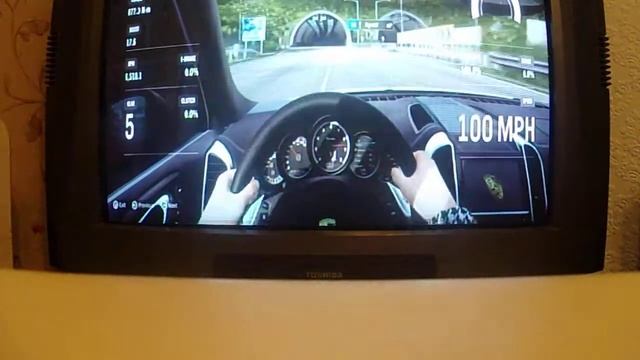 Playing Fh4 on an old Toshiba TV смотреть онлайн