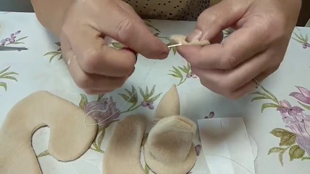 Забавная лошадка -- подарок своими руками .Видео 1. Изготовление лошадки. смотреть онлайн