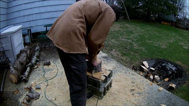 Chainsaw Carving a Cross смотреть онлайн
