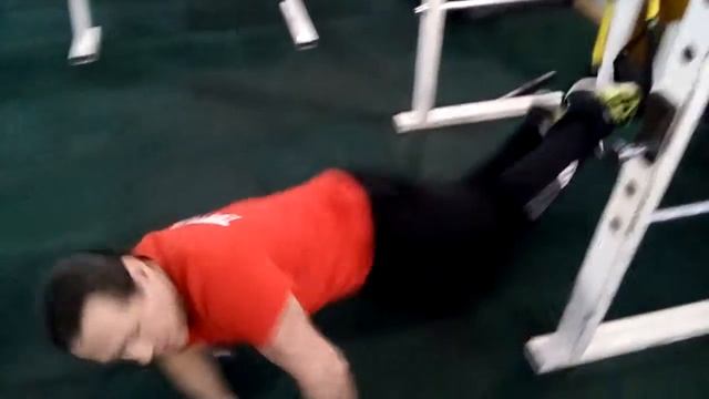 Тренировка мышц пресса в петлях TRX смотреть онлайн
