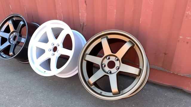 INZI TE37 Корея R18 9J Gunmetal, White, Matt Bronze смотреть онлайн