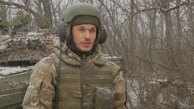 Работа экипажа танка Т-80БВ ЗВО в зоне проведения СВО на Купянском напр смотреть онлайн