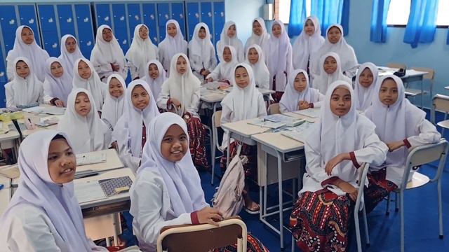 Kelas Idaman 7KI5 BISA смотреть онлайн