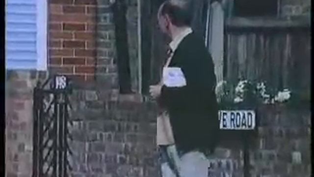 Eyes and ears, it's your lookout смотреть онлайн