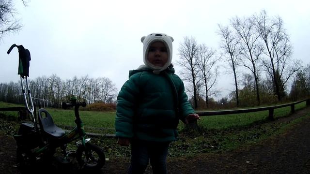 Развлекаемся Гуляя - Угадай Мелодию | Ребенок 2 Года 4 Месяца смотреть онлайн