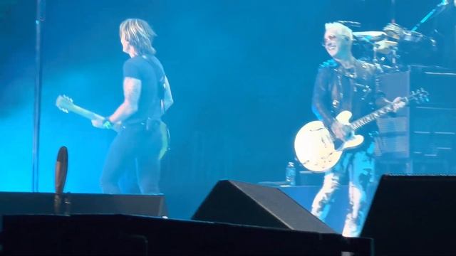 Keith Urban - Days Go By - UBS Arena, New York - 10/22/2022 (Speed of Now World Tour) смотреть онлайн