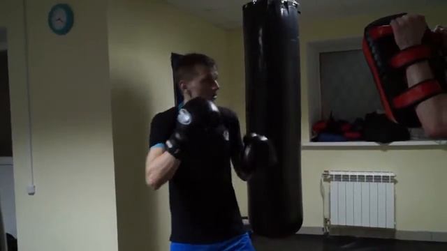 КСЕ Один на один Тренировка группы по ударной технике Тренер Крючков В Н смотреть онлайн