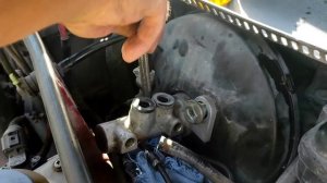 ЗАМІНА ГОЛОВНОГО ТОРМОЗНОГО ЦИЛІНДРА PASSAT B5