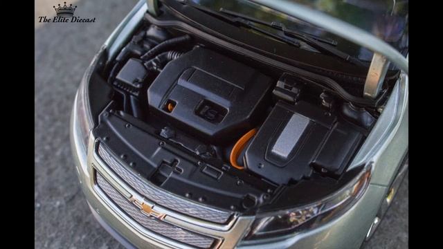 2011 Chevrolet Volt from Contemporary Collectibles Scale 1:18 смотреть онлайн